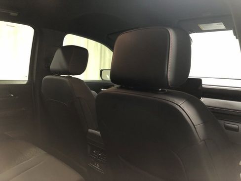 Used 2024 Chevrolet Colorado Z71 w/ Z71 Convenience Package 2 image 11