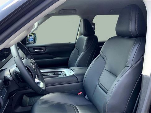 New 2025 Nissan Armada SV image 11