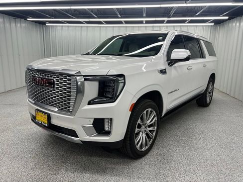 Used 2024 GMC Yukon XL Denali w/ Max Trailering Package AWD/4WD image 3