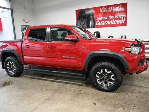 Used 2018 Toyota Tacoma TRD Off-Road image 4