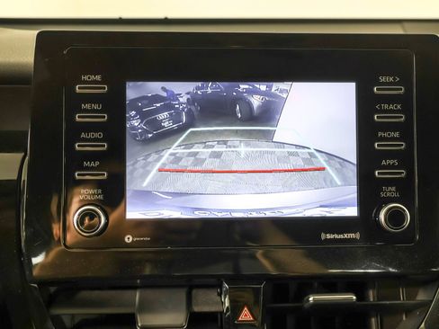 Used 2022 Toyota Camry SE FWD image 7