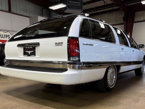 Used 1995 Buick Roadmaster Estate RWD image 19