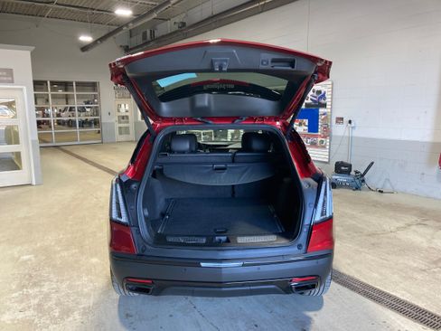 Used 2021 Cadillac XT5 Sportv w/ LPO, ONYX Package image 13