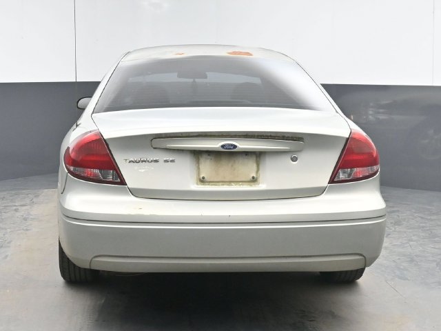 Used 2006 Ford Taurus SE FWD image 13