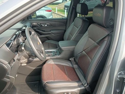 Used 2023 Chevrolet Traverse High Country AWD/4WD image 7