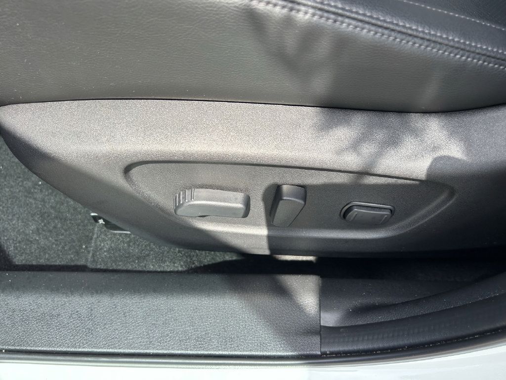 Used 2021 Nissan Rogue Sport SL w/ Premium Package FWD image 24