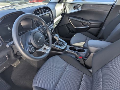 Certified 2025 Kia Soul LX image 12