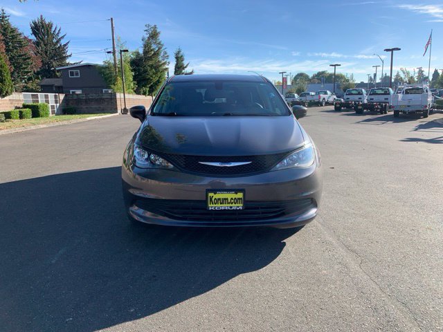 Used 2018 Chrysler Pacifica L FWD image 9