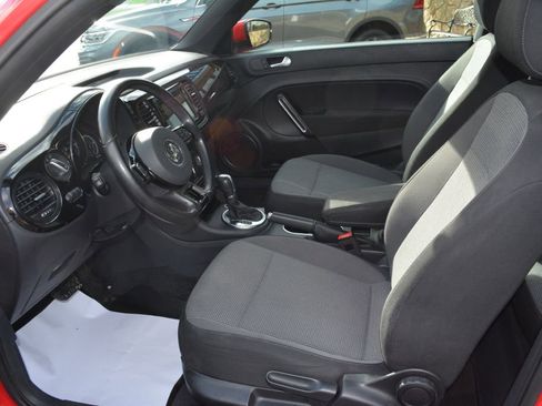 Used 2019 Volkswagen Beetle S image 12