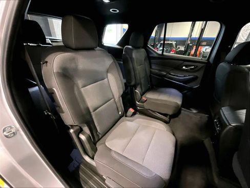 Used 2022 Chevrolet Traverse LT AWD/4WD image 16