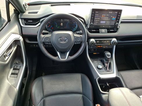 Used 2022 Toyota RAV4 XSE w/ Premium Package image 11