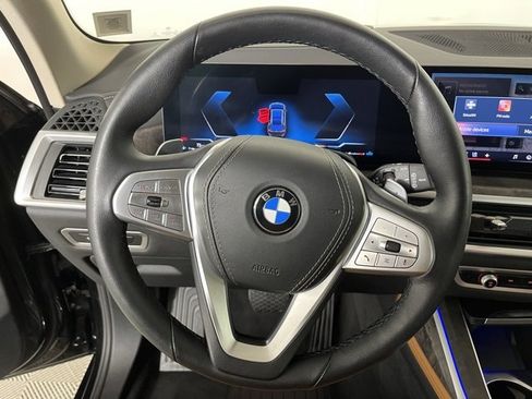 Used 2024 BMW X7 xDrive40i w/ Premium Package image 12