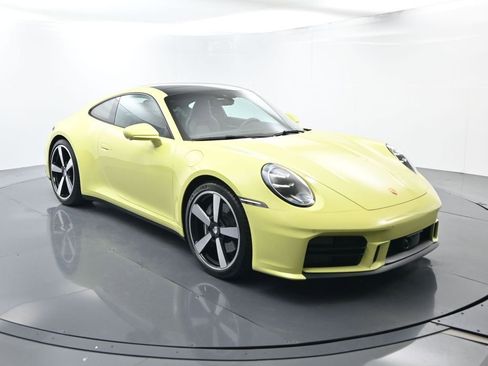 Certified 2025 Porsche 911 Carrera image 17