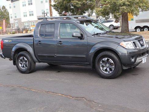 Used 2015 Nissan Frontier PRO-4X image 2