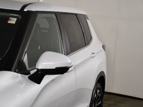 Used 2022 Mitsubishi Outlander SE AWD/4WD image 13