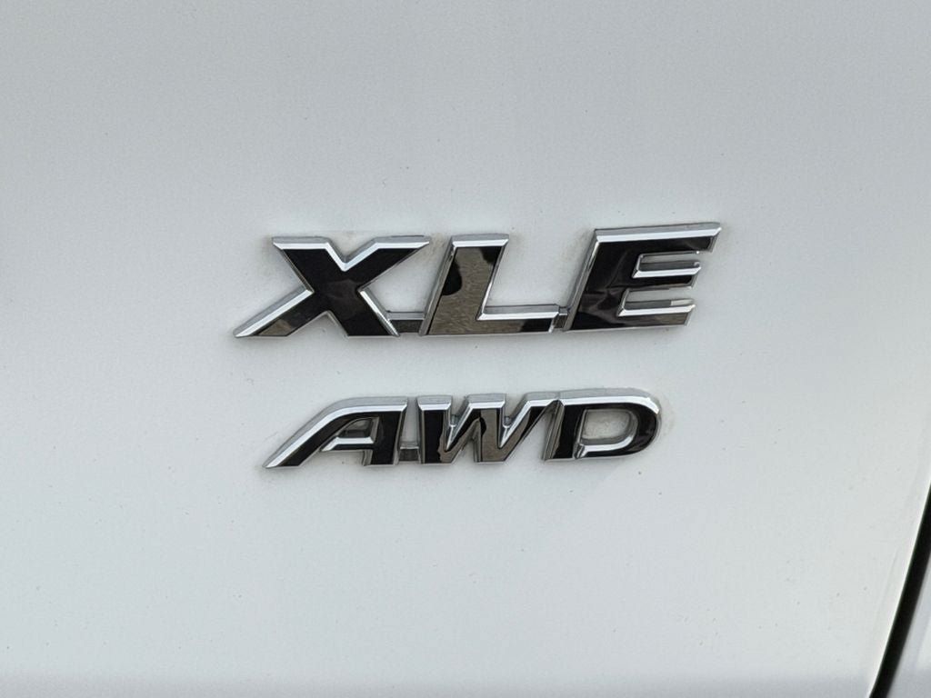 Used 2020 Toyota RAV4 XLE w/ Convenience Package AWD/4WD image 32