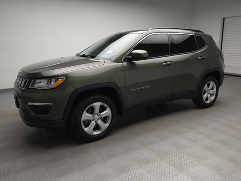 Used 2019 Jeep Compass Latitude w/ Cold Weather Group AWD/4WD image 2