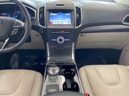 Used 2019 Ford Edge Titanium image 19