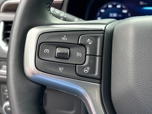 Used 2024 Chevrolet Suburban Z71 w/ Luxury Package AWD/4WD image 55