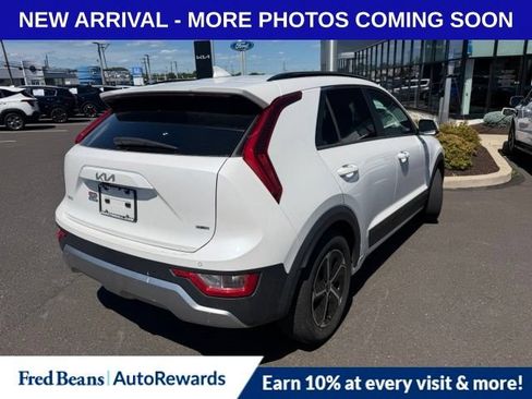 Used 2023 Kia Niro EX FWD image 7