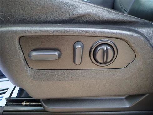 Used 2022 Chevrolet Silverado 2500 LTZ w/ LTZ Texas Edition image 10