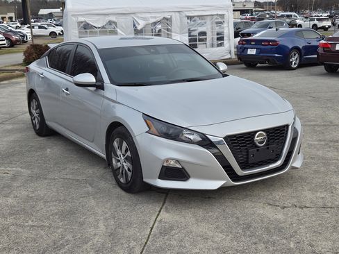Used 2022 Nissan Altima 2.5 S image 1