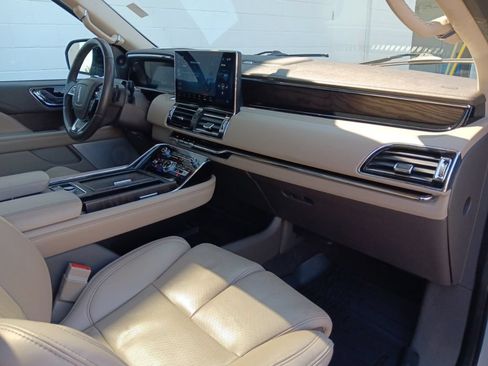 Used 2023 Lincoln Navigator L Reserve AWD/4WD image 38