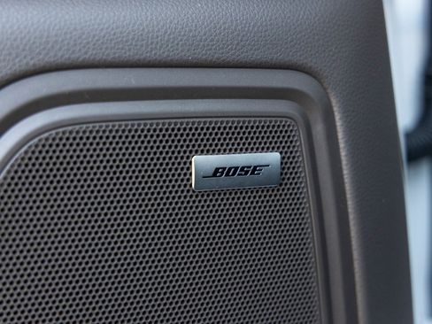 Certified 2025 Porsche Macan image 24