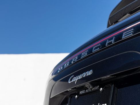 Certified 2023 Porsche Cayenne image 12