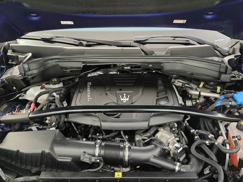 Used 2023 Maserati Grecale Modena AWD/4WD image 41