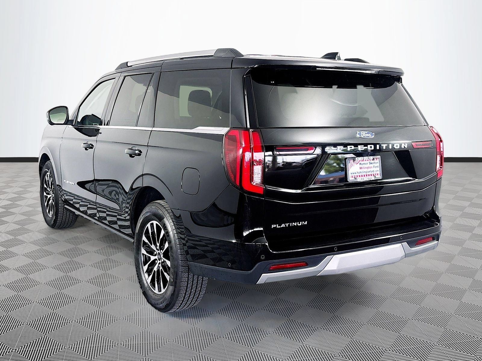 Used 2025 Ford Expedition Platinum AWD/4WD image 5