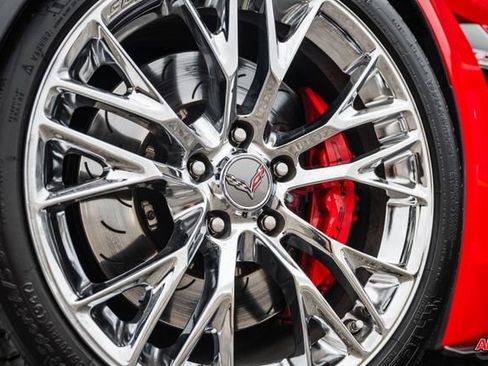 Used 2015 Chevrolet Corvette Z06 w/ 2LZ Preferred Equipment Group image 3