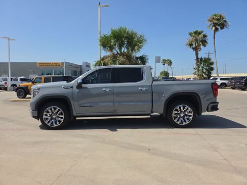 Used 2025 GMC Sierra 1500 Denali w/ Denali Reserve Package AWD/4WD image 11