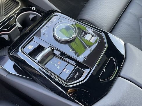 Certified 2024 BMW 540i xDrive w/ Premium Package image 22