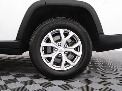 Used 2022 Jeep Grand Cherokee L Limited w/ Luxury Tech Group II image 4