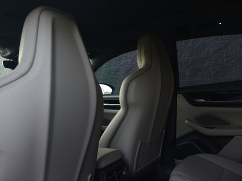 Certified 2025 Porsche Macan 4S Electric image 34