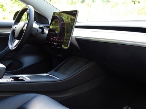 Used 2023 Tesla Model 3 Standard Range RWD image 40
