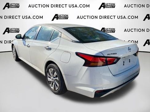 Used 2024 Nissan Altima 2.5 S image 11