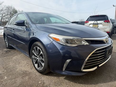 Used 2016 Toyota Avalon XLE Premium image 3