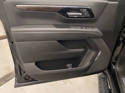 Used 2026 Chevrolet Suburban Z71 AWD/4WD image 26