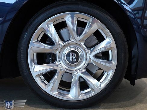 Used 2019 Rolls-Royce Wraith Coupe image 40