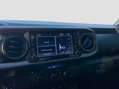 Used 2023 Toyota Tacoma TRD Sport w/ Technology Package image 14