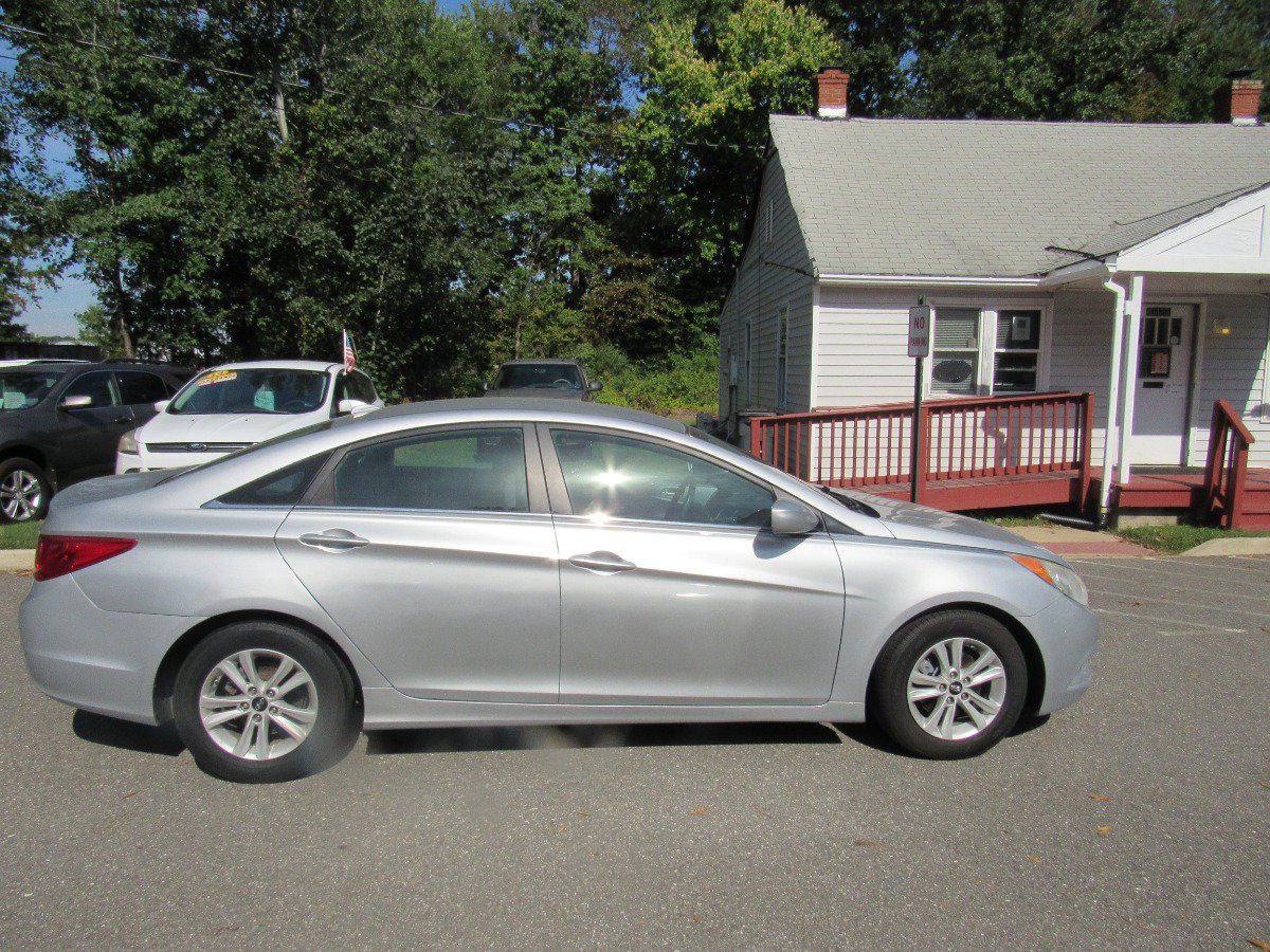 Used 2013 Hyundai Sonata GLS FWD image 3