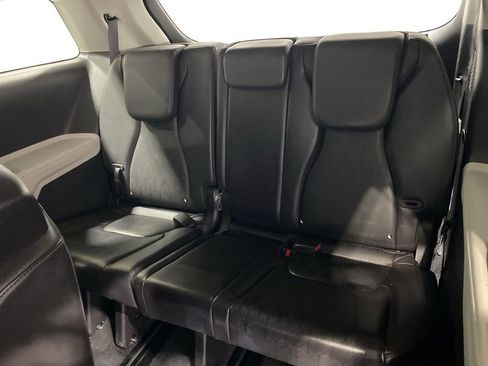 Used 2024 Kia Carnival LX FWD image 25