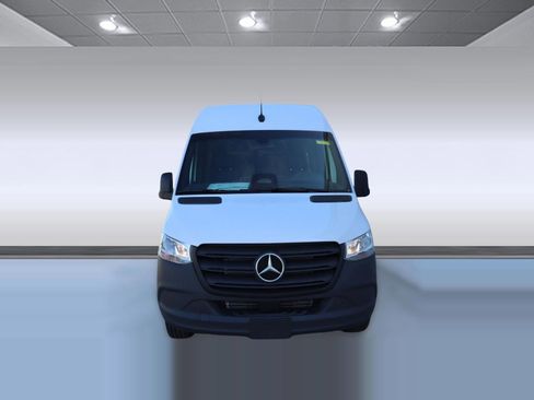 Used 2025 Mercedes-Benz Sprinter 2500 image 6