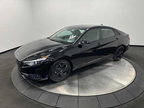 Certified 2023 Hyundai Elantra SEL w/ Cargo Package image 4