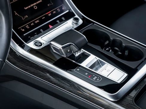 Used 2021 Audi Q8 Prestige w/ Prestige Package image 20