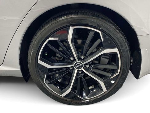 Used 2023 Nissan Altima 2.5 SR FWD image 7