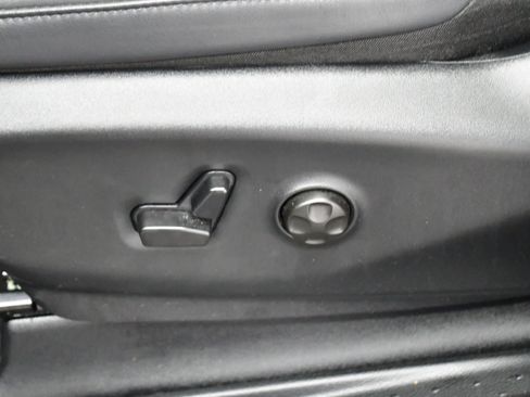 Used 2025 Chrysler Pacifica Select FWD image 15