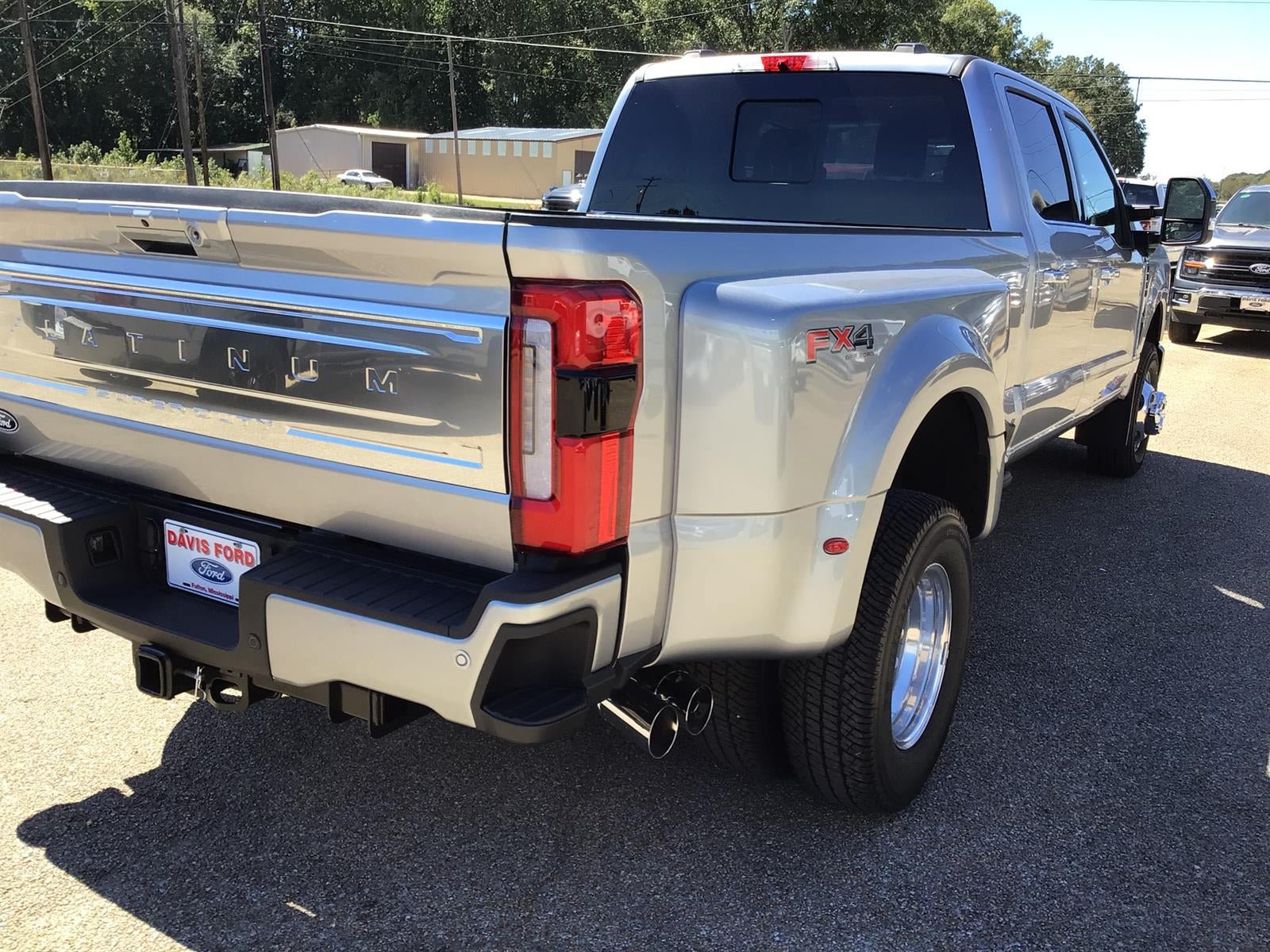New 2027 Ford F350 Platinum w/ Platinum Plus Package AWD/4WD image 10
